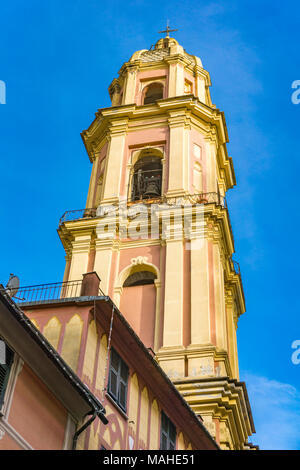 Glockenturm der Basilika von San Gervasio e Protasio in Rapallo, Italien Stockfoto