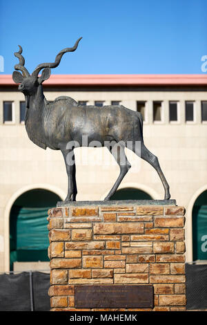 Kudu Statue auf den Ecken der Independence Avenue und John Meinert Straße von Fritz Behn in Windhoek, Namibia, Afrika Stockfoto