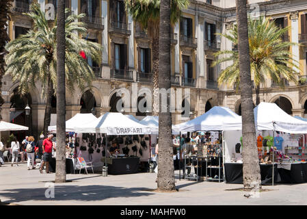 Plaça Reial ist ein Quadrat im Barri Gòtic von Barcelona, Katalonien, Spanien Stockfoto