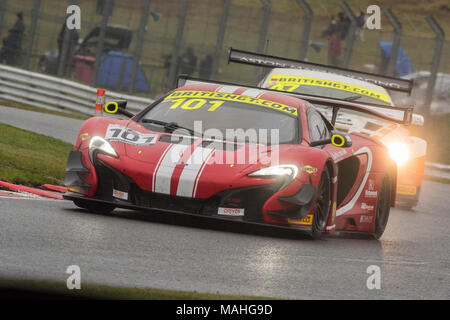 2. April 2018: Balfe Motorsport Auto 101 Mclaren 650 s GT3 bei Outlon Park während der ersten Runde der 2018 Britische GT Meisterschaft. Stockfoto