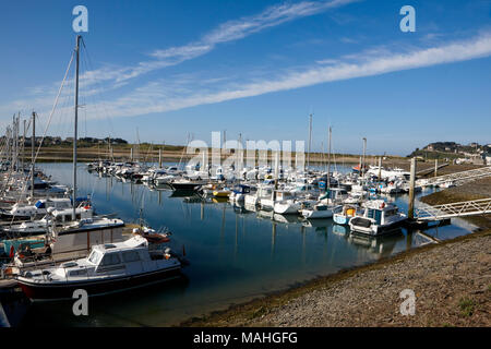 Blick auf Marina Carteret, Normandie, Frankreich Stockfoto