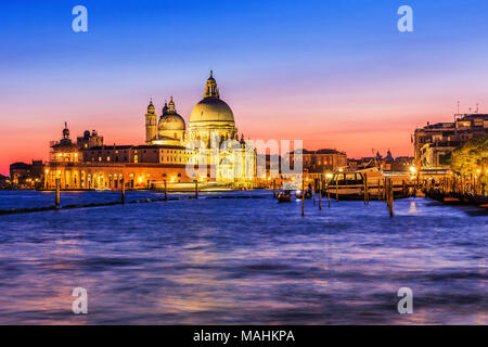 Venedig, Italien. Blick auf den Canal Grande in Venedig bei Sonnenuntergang. Stockfoto