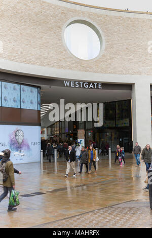 Shopper, Westgate, Oxford. Kunden, Einzelhandel Stockfoto