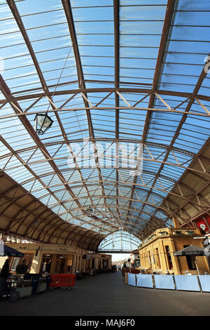 Windsor und Eton Hauptbahnhof und Royal Shopping Center. Windsor Berkshire GROSSBRITANNIEN Stockfoto