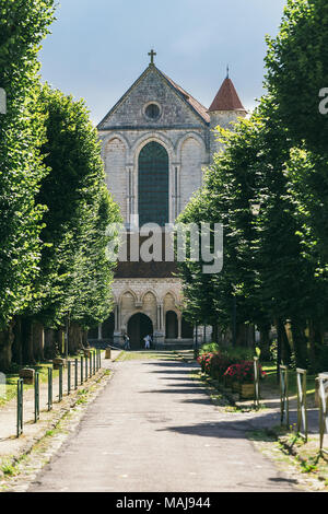 Abtei in Frankreich Pontigny, die ehemalige Zisterzienserabtei in Frankreich, einer der fünf ältesten und bedeutendsten Klöster des Ordens. Stockfoto