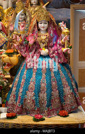 Eine Statue der Göttin Durga, die Krieger an der Tulsi-Tempel in South Richmond Hill, Queens, New York. Stockfoto