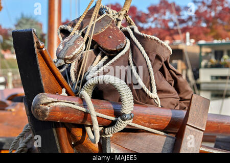 Abstraktes Bild der Niederländischen Segeln Tjalk in Amsterdam, Niederlande, Holland Stockfoto