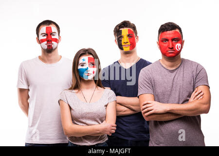 Suport Gruppe von Fans der Nationalmannschaft mit bemalten Gesichtern. England, Belgien, Tunesien, Panama Fans isoliert auf weißem Stockfoto