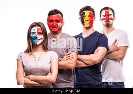 Suport Gruppe von Fans der Nationalmannschaft mit bemalten Gesichtern. England, Belgien, Tunesien, Panama Fans isoliert auf weißem Stockfoto