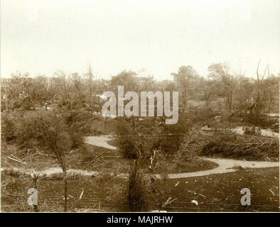 Titel: Vögel Auge Ansicht von Lafayette Park nach dem Tornado 1896. . Mai 1896. Julius Grober Stockfoto