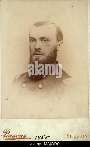 Büste Porträt eines Mannes in Uniform. '1865' (Abbildung unten) geschrieben. "Komplimente von Nelson Cole Kol 2 Missouri Leichte Artillerie 1865' (auf der Rückseite des Bildes geschrieben). Colonel Cole war der Kommandant der 2. Missouri Volunteer Artillerie, nachdem die Einheit wurde 1864 (die Union Armee 1998: 280) neu geordnet. Titel: Nelson Cole, Oberst, 2 Missouri Volunteer Artillerie (Union). . 1865. Parsons, St. Louis Stockfoto