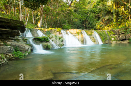 Natürlichen Pool von San Antonio Wasserfall in Toledo Belize Stockfoto