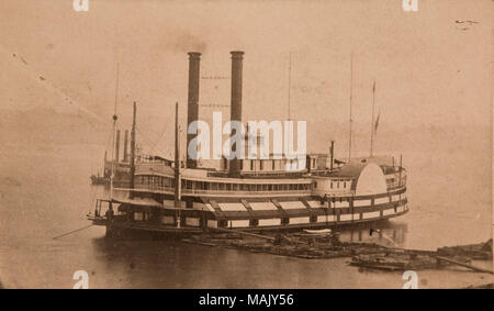 Carte de visite von Dampf angetriebene Schiff, Black Hawk, direkt an der Küste. Titel: "Admiral Torhüter Flag Ship' Black Hawk." durch Feuer zerstört: 22. April 65 am Mound City krank. Begleiter Jno. B. in Pratt." Zwischen 1862 und 1865. Stockfoto