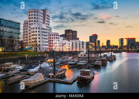 Hafen Medienhafen Skyline in Düsseldorf, Deutschland Stockfoto