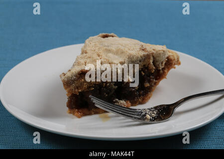 Shoofly pie ist ein Pennsylvania Dutch Dessert aus Melasse mit einem feuchten, klebrigen und klebrige unten. Stockfoto