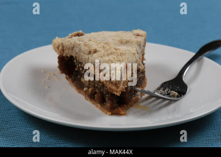 Shoofly pie ist ein Pennsylvania Dutch Dessert aus Melasse mit einem feuchten, klebrigen und klebrige unten. Stockfoto