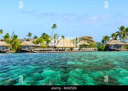 Das schöne Meer und das Resort in Moorae Insel Tahiti Papeete, Französisch-Polynesien. Stockfoto