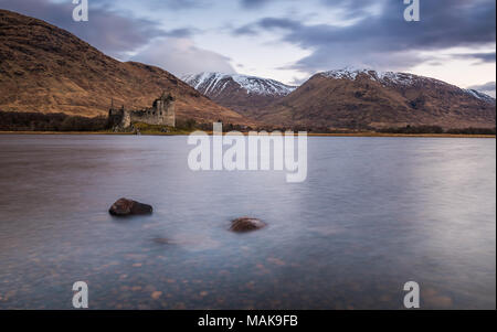 Kilchurn Castle, im 15. Jahrhundert erbaut, ist eine ruinierte Struktur am nordöstlichen Ende von Loch Awe, in Argyll und Bute, Schottland Stockfoto