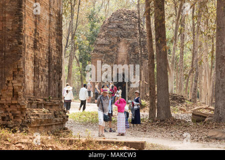 Kambodscha Touristen - sambor Prei Kuk, UNESCO-Weltkulturerbe, Kampong Thom, Kambodscha, Asien Stockfoto