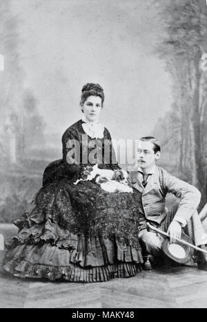 Lord Randolph Churchill (1849-1895) am 15. April verheiratet, 1874 in der Britischen Botschaft in Paris mit Miss Jennie Jerome (1854-1921). Fotograf Georges Penabert machte zwei Fotos für den gleichen Zeitraum, der Lady H+?l+? ne Standish, die an der Hochzeit mit ihrem Mann Henry Noailles Widdringtion Standish, Herr der Landsitz von Standish. Der Standish paar häufige Lord Randolph Churchill und Sie sind in Jennie Jerome's Schriftwechsel. Siehe die Website -?: Churchill Archive.com. Fran ais-+??: Lord Randolph Churchill (1849-1895) se Marie Le 15 avril 1874+? L'ambassade britann Stockfoto