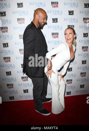 *** Foto *** Kendra Wilkinson KÜNDIGT SPLIT VON HANK BASKETT West Hollywood, CA - 31. März Hank Baskett, Kendra Wilkinson sorgen wir tv feiert die Premiere von 'Kendra Auf' und 'Driven zu Lieben' an Estrella Sonnenuntergang am 31. März 2016. Credit: RTNSadou/MediaPunch Stockfoto