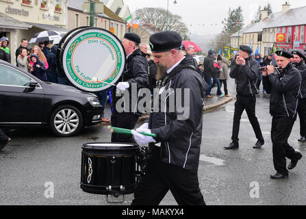 Carrickmore, UK. 2. April 2018. Der Tyrone nationalen Gräber jährliche Gedenkfeier fand in Carrickmore, am Ostermontag, aufwärts von 300 Personen die jährliche Erinnerung besucht. Tyrone: UK: 2. April 2018 Credit: Mark Winter/Alamy leben Nachrichten Stockfoto