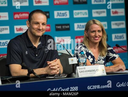 BROADBEACH - AUSTRALIEN 3. APRIL 18: David Grevemberg und Kate Jones MP der täglichen Pressekonferenz im Pressezentrum für die 2018 Commonwealth Games, Broadbeach, Gold Coast, Australien auf den 3. April 2018 Credit: Gary Mitchell, GMP-Media/Alamy leben Nachrichten Stockfoto
