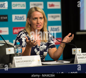 BROADBEACH - AUSTRALIEN 3. APRIL 18: Die Hon Kate Jones MP 016 Minister für die Commonwealth Games nimmt an der täglichen Pressekonferenz im Pressezentrum für die 2018 Commonwealth Games, Broadbeach, Gold Coast, Australien auf den 3. April 2018 Credit: Gary Mitchell, GMP-Media/Alamy leben Nachrichten Stockfoto