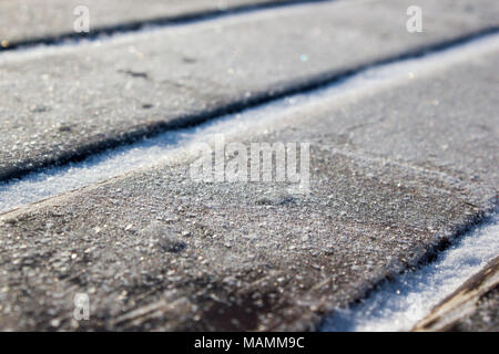 Holzbretter mit Frost bedeckt Stockfoto