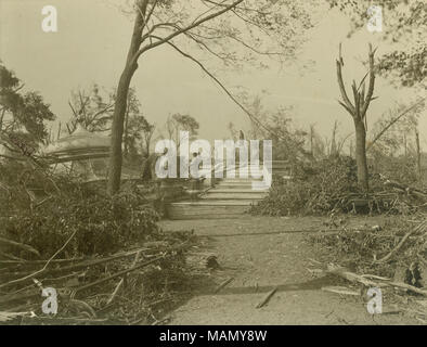 Titel: Lafayette Park im Gefolge der Tornado 1896. . 1896. Atwater Stockfoto