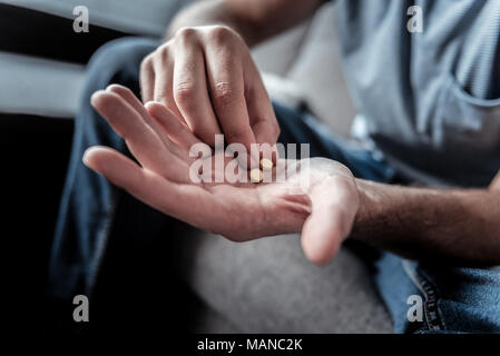 Nahaufnahme von zwei Tabletten Stockfoto