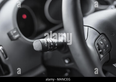 Modernes Armaturenbrett interior design. Screen Multimedia System. Stockfoto