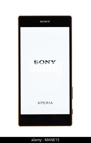 Varna, Bulgarien - November 25, 2015: Handy Modell Sony Xperia Z5 Premium wird IPS LCD kapazitiven Touchscreen, 23-MP-Kamera, und 2160x3840px Reso Stockfoto