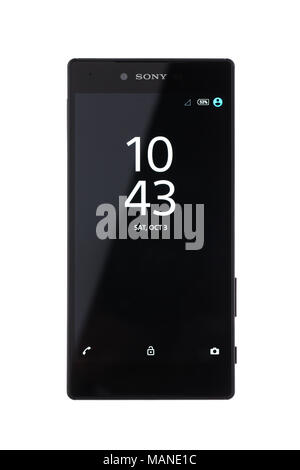 Varna, Bulgarien - November 25, 2015: Handy Modell Sony Xperia Z5 Premium wird IPS LCD kapazitiven Touchscreen, 23-MP-Kamera, und 2160x3840px Reso Stockfoto