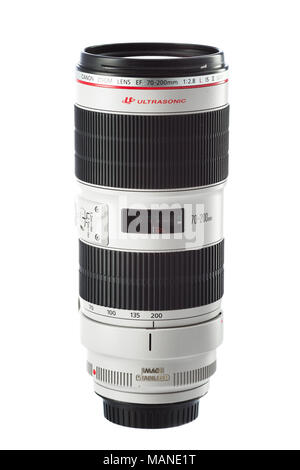Varna, Bulgarien - 03 Dezember, 2015 - Canon EF 70-200MM F/2.8L IS II, einem der renommiertesten Linsen in den Canon EF-Linie, mit überlegener Leistung Stockfoto