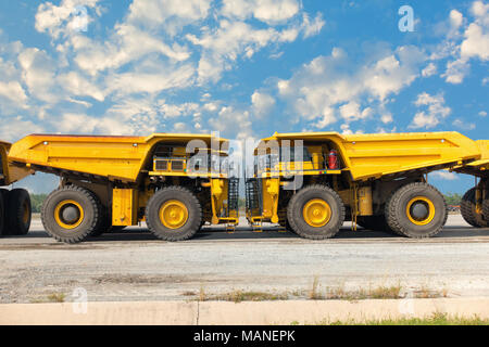 Coal Mining Truck auf dem Parkplatz Stange., Super Dump Truck. Stockfoto