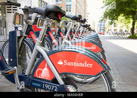 LONDON - Mai, 2017: eine Reihe von City Bikes, Mieten in der Stadt von London, Detail Stockfoto