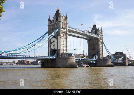 LONDON - Mai, 2017: die Tower Bridge über die Themse, City of London, London Stockfoto