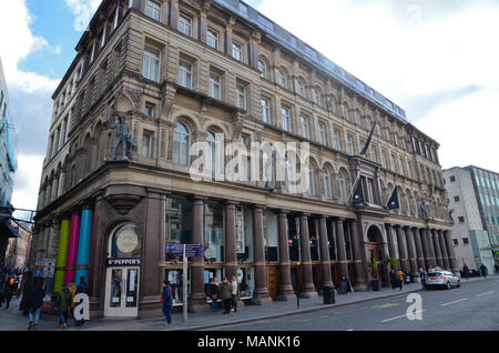 Die Hard Days Night Hotel in Liverpool, ein Beatles Themenhotel mit Statuen der Gruppe und einen Shop. Stockfoto