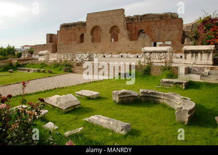 Patras, Griechenland. Blick auf die römische Odeon. Jahrhundert v. Chr.. Peloponnes. Stockfoto