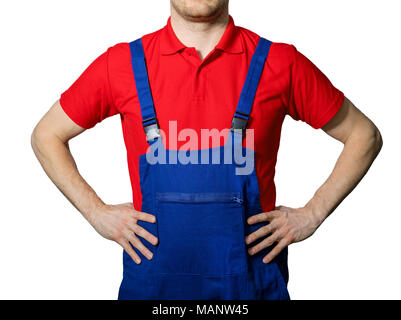 Arbeiter in blauen Overalls und roten Poloshirt auf weißem Hintergrund Stockfoto