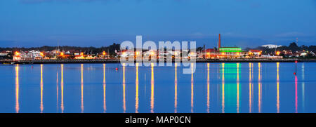 Aveiro Fluß (Ria de Aveiro) in der Dämmerung. Portugal Stockfoto