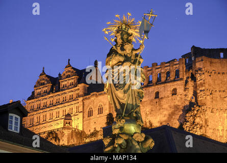 Kornmarkt mit Mariensäule und Blick aufs Schloss, Heidelberg, Baden-Württemberg, Deutschland Stockfoto