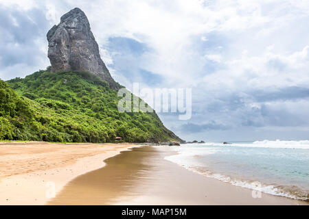 Fernando de Noronha, Brasilien. Strand von Praia da Conceição. Stockfoto