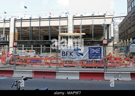 Crossrail Farringdon östlichen Ticket Halle Gebäude Baustelle auf Long Lane in der Nähe von Smithfield Market in der City von London England UK KATHY DEWITT Stockfoto