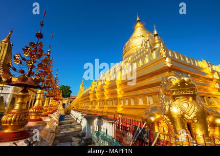 Der Shwezigon Pagode in Nyaung U Bagan, Myanmar (Birma). Stockfoto