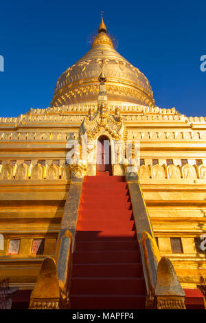 Der Shwezigon Pagode in Nyaung U Bagan, Myanmar (Birma). Stockfoto