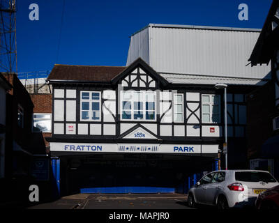 Die frogmore Straße Eingang Fratton Park Fußball-Stadion, der Heimat von Portsmouth FC Stockfoto