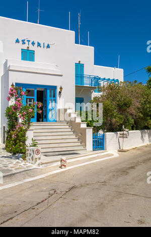 NAXOS, Griechenland - 22. Mai 2017: Schöne weißgetünchten griechischen Stil Architektur in Naxos (Chora) Stadt auf der Insel Naxos, Kykladen, Griechenland Stockfoto