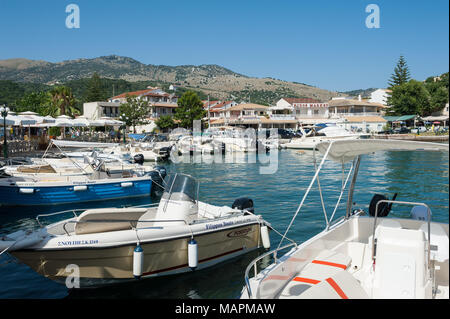 Hafen in Kassiopi, Korfu, Ionische Inseln, Griechenland, Europa Stockfoto